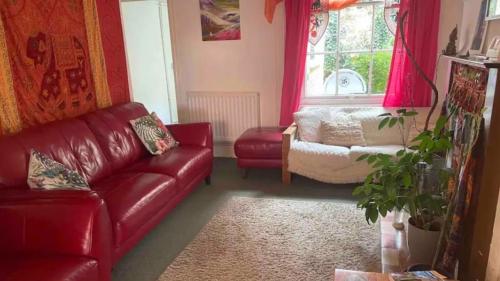 Un lugar para sentarse en Homestay in The Heart Of Avalon