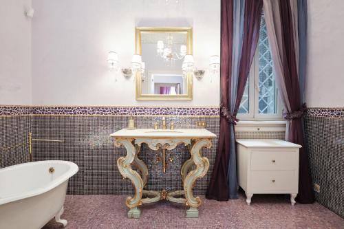 Luxury in Piazza di Spagna