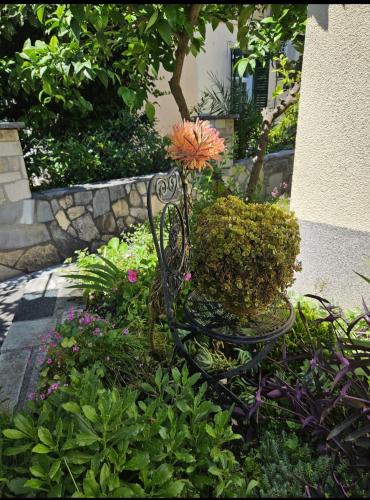 Jardín al aire libre en Studio apartman Bačvice