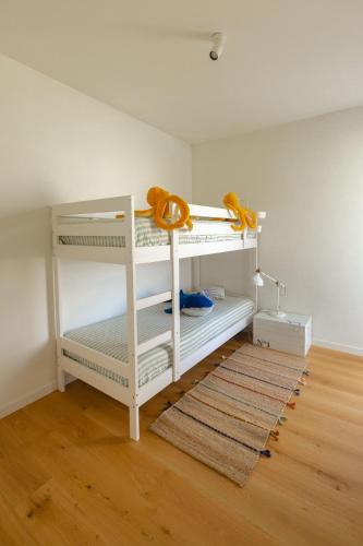 Foto 3BR Family Apt w- Private balcony, Pool & Free Parking 2