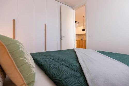 Elegance Infusion by HOME Apartments, FREE parking