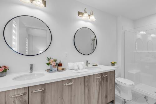 Φωτογραφία από το άλμπουμ του Luxury Newly Build 4BR House in Oakville σε Όκβιλ