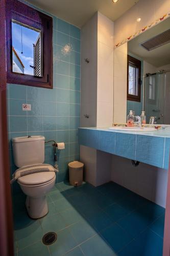 Koupelna v ubytování Chara House