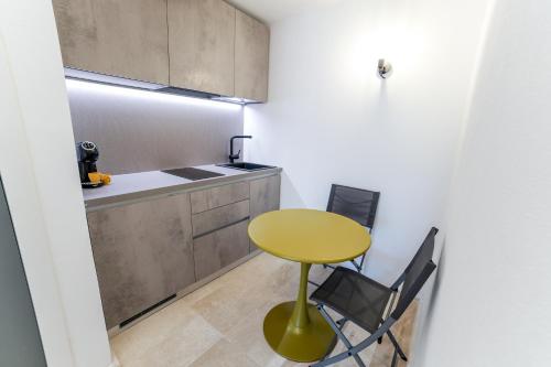Dapur atau dapur kecil di Sirius Porto Giunco