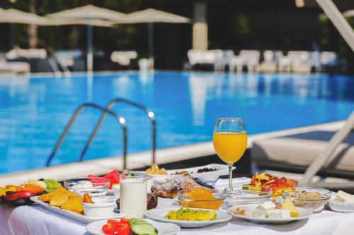 Eten bij of ergens in de buurt van het hotel

