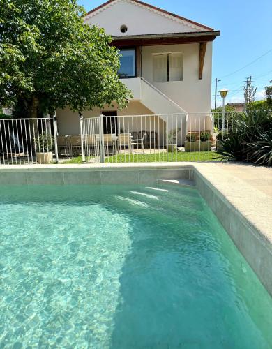 Charmante villa rénovée avec piscine