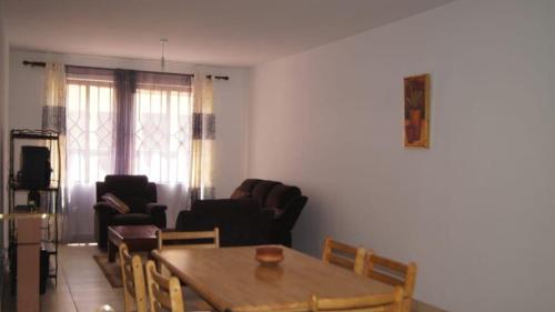 ナイロビにあるExecutively furnished 3br apartment located 15minutes from JKIAのギャラリーの写真