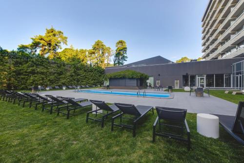 Bazén v ubytování Lielupe Hotel SPA & Conferences by Semarah nebo v jeho okolí