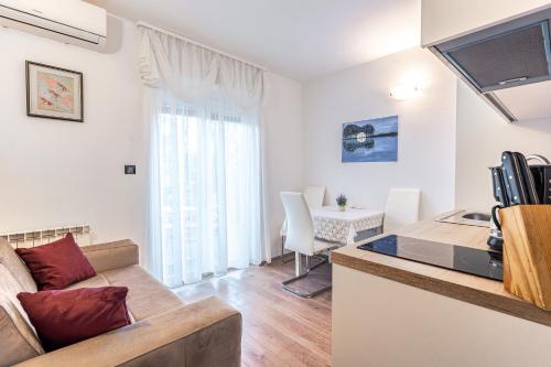 O zonă de relaxare la Apartments Villa Rudi