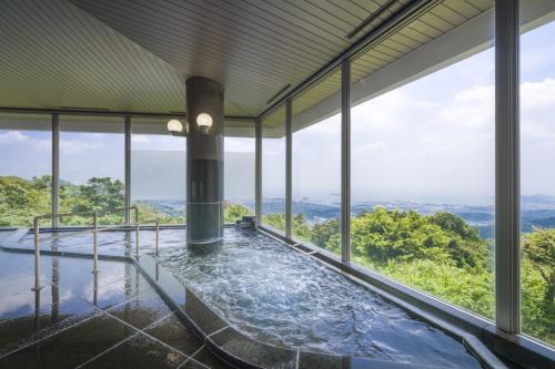 a house with a plunge pool with a view at Tennomaru in Gamagori