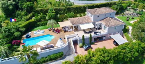 Superbe Villa à Antibes avec Piscine dans un quartier calme
