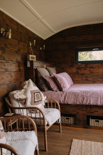 The Piggery - luxe hut retreat