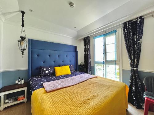 Ένα ή περισσότερα κρεβάτια σε δωμάτιο στο Seven Seas Cote d'Azur D306 - 1 bedroom Cozy apartments in a premium Condo near the sea