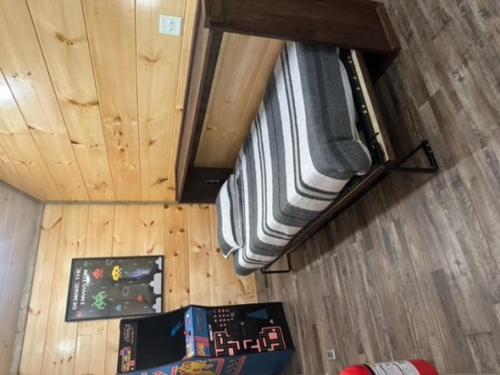 Near Dollywood With Hot Tub, Game Room Home Theater photo 69