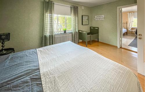 Postel nebo postele na pokoji v ubytování Beautiful Apartment In Burseryd