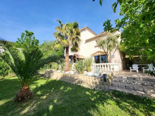 2 Maison 14 couchages 1 maison 5 couchages et 1 maison 9 couchages dans un environnement calme avec piscine privée