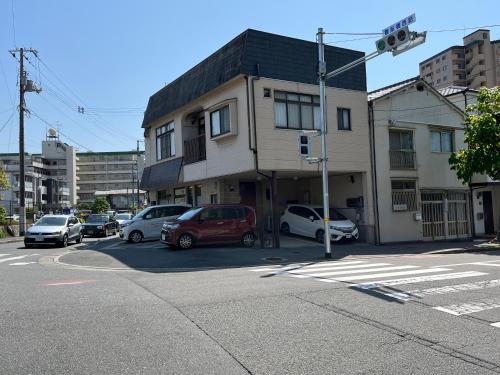 広島Riverside house 無料駐車場付き 原爆ドームまで15分圏内 1棟貸切 100m2以上 大人数OK