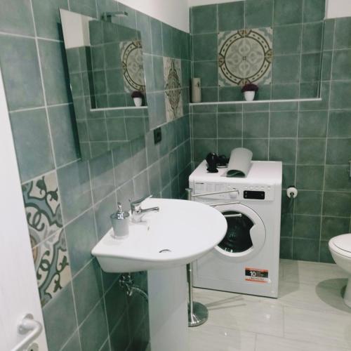 Ένα μπάνιο στο Mati Rooms