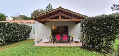 Photo de la galerie de l'établissement FORET PISCINE COLLECTIVE VICTORIA 404, à Saint-Jean-de-Monts