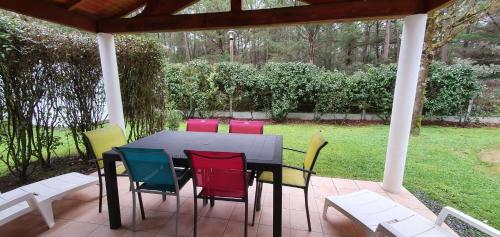 Photo de la galerie de l'établissement FORET PISCINE COLLECTIVE VICTORIA 404, à Saint-Jean-de-Monts