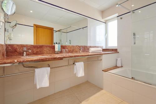Ванная комната в Hotel Apartamentos Cala Santanyi