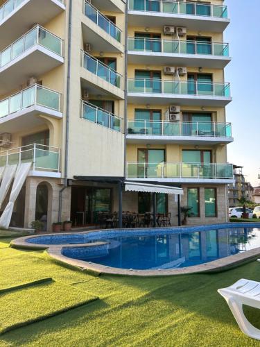 Bazén v ubytování Hotel SOLE nebo v jeho okolí