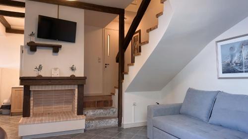Ruang duduk di Ryalos Villas