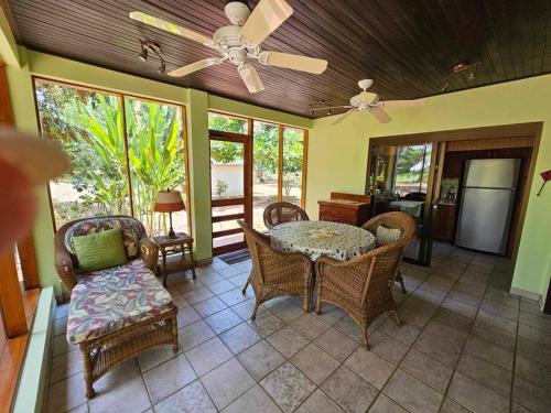Φωτογραφία από το άλμπουμ του 2 bedroom beachside villa στο Σαν Χοσέ
