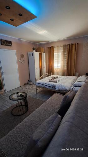 Katil atau katil-katil dalam bilik di Apartman Iva