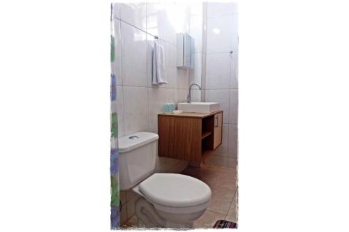 Ένα μπάνιο στο HoStel de Setiba - HOSPEDARIA OCA RUCA