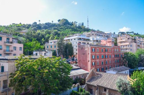 MrBrown - Vaticano Apartment