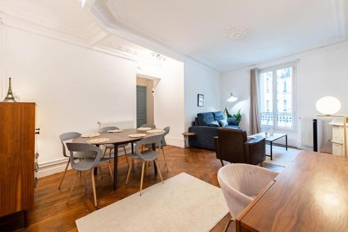 Stylish 2-bedroom apartment near the famous Moulin Rouge