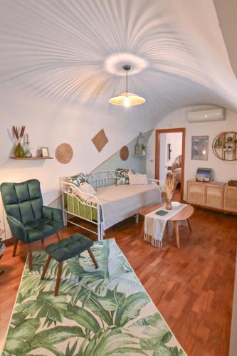 De Natura Partenope - Boutique Home