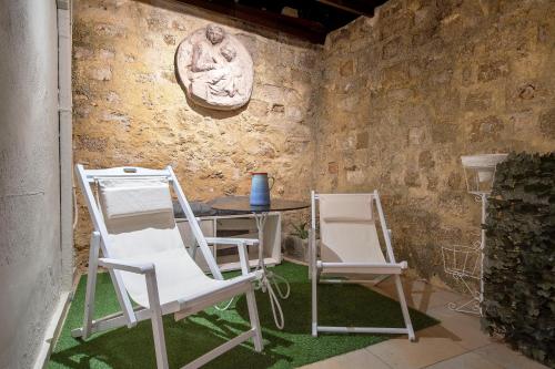 Posezení v ubytování Old Town Corner Luxury Studios