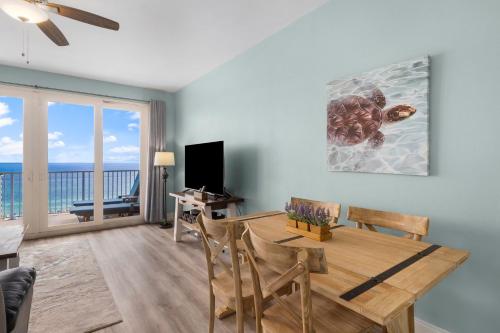 Coast is Clear at Laketown Wharf #1225 by Nautical Properties photo 8