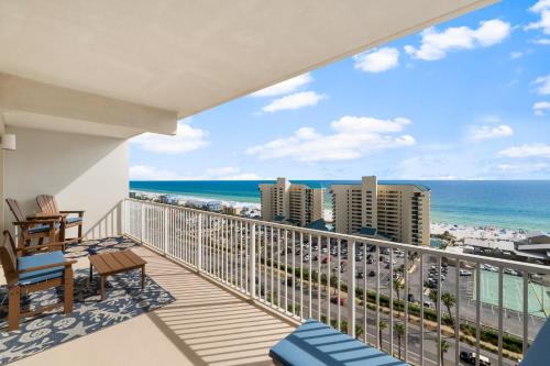 Coast is Clear at Laketown Wharf #1225 by Nautical Properties photo 9