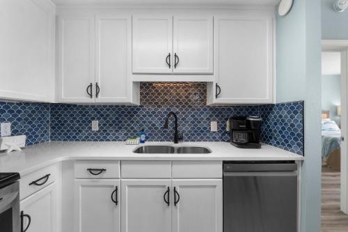 Coast is Clear at Laketown Wharf #1225 by Nautical Properties photo 15