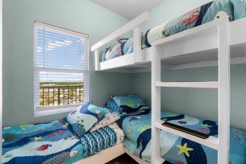Coast is Clear at Laketown Wharf #1225 by Nautical Properties photo 7