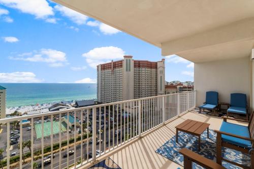 Coast is Clear at Laketown Wharf #1225 by Nautical Properties photo 24