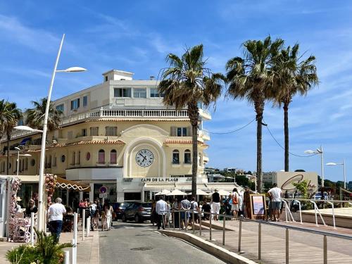 Juan 4 prs, clim, 300m plage, piscine, parking