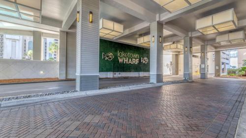 Coast is Clear at Laketown Wharf #1225 by Nautical Properties photo 28