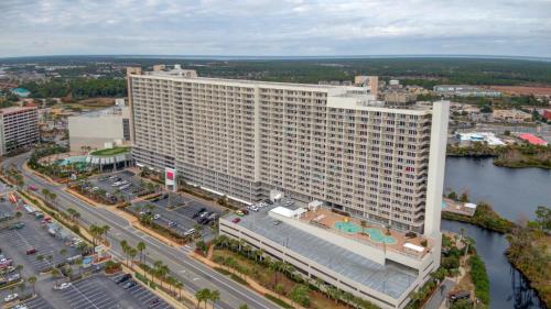 Coast is Clear at Laketown Wharf #1225 by Nautical Properties photo 43