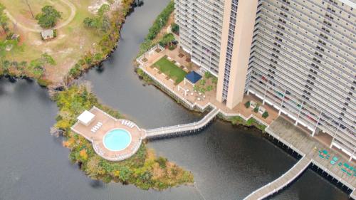 Coast is Clear at Laketown Wharf #1225 by Nautical Properties photo 46