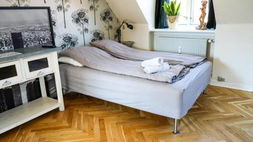 Posezení v ubytování Cosy room in residential part of Copenhagen, with free street parking and shared bathroom