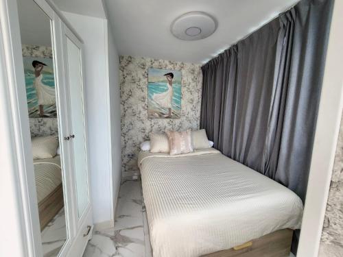 New Attic with Terrace and Air Conditioning at Las Canteras Beach Parking Optional