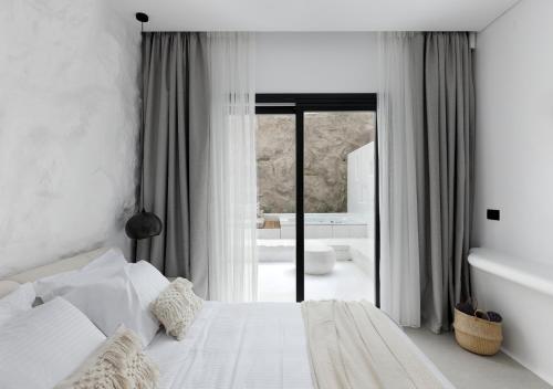 Gallery image of WhiteArt Suites in Agrari