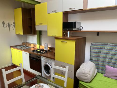 Dapur atau dapur kecil di La mansarda in centro