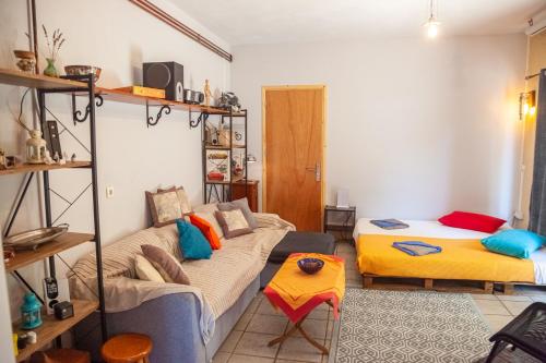 Posezení v ubytování Jimmy's Cozy Apartment