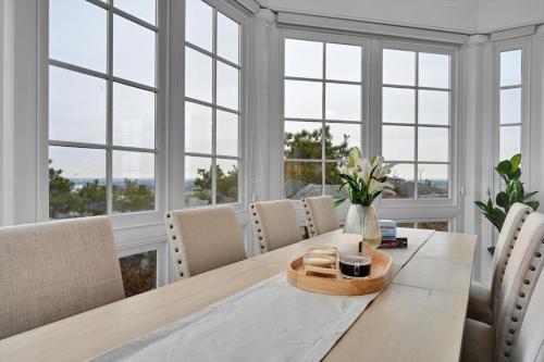 Χώρος καθιστικού στο Roundtop Mansion-Breathtaking View, indoor Pool