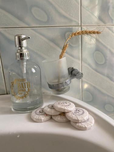 Ένα μπάνιο στο Apartament Karafili